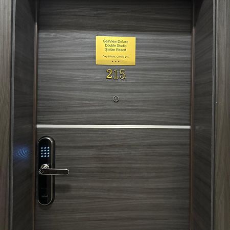 Seaview Deluxe Double Studio - Beachfront Resort Нэводари Экстерьер фото